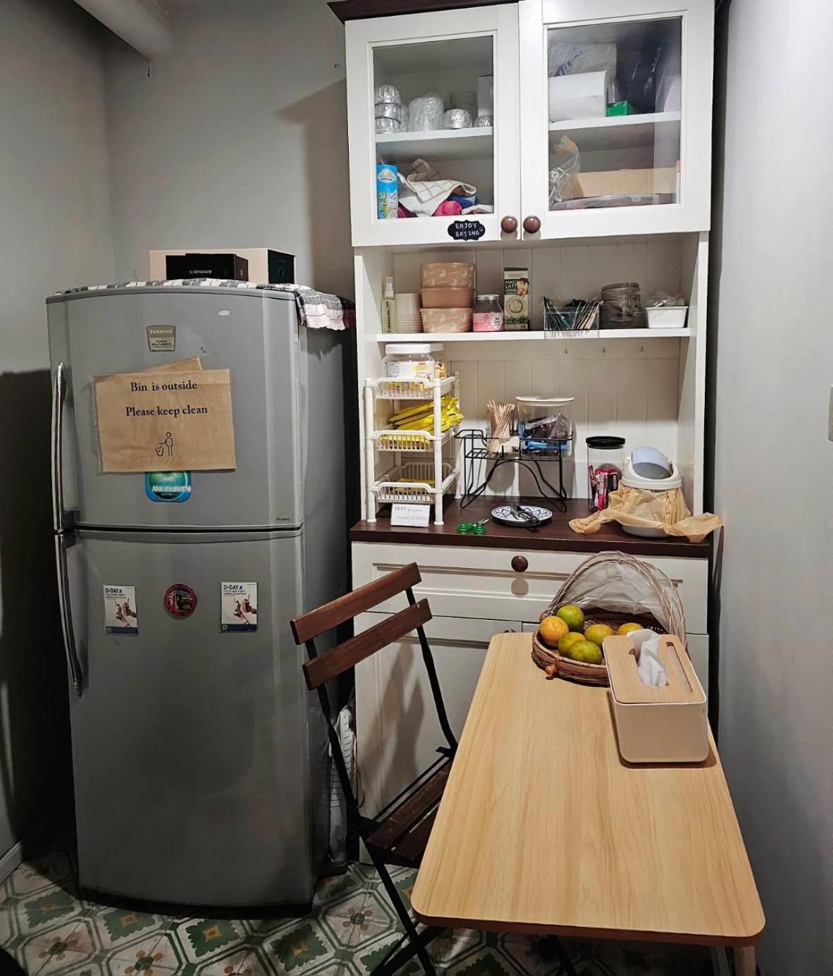 Ratana Boutique Hostel Bangkok Exterior photo