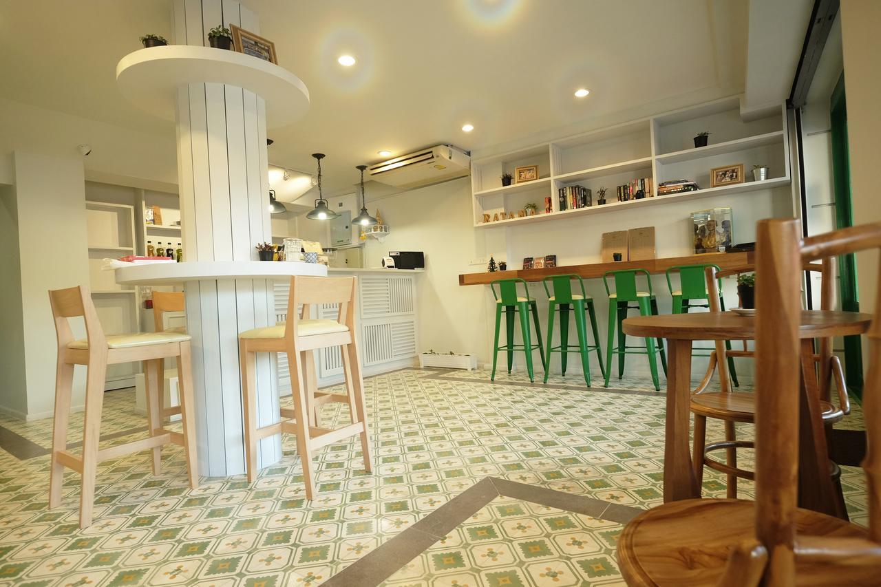 Ratana Boutique Hostel Bangkok Exterior photo
