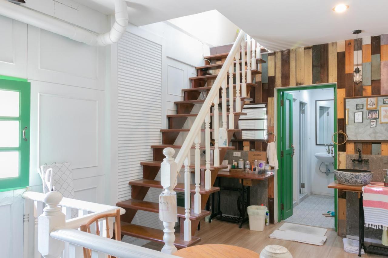 Ratana Boutique Hostel Bangkok Exterior photo