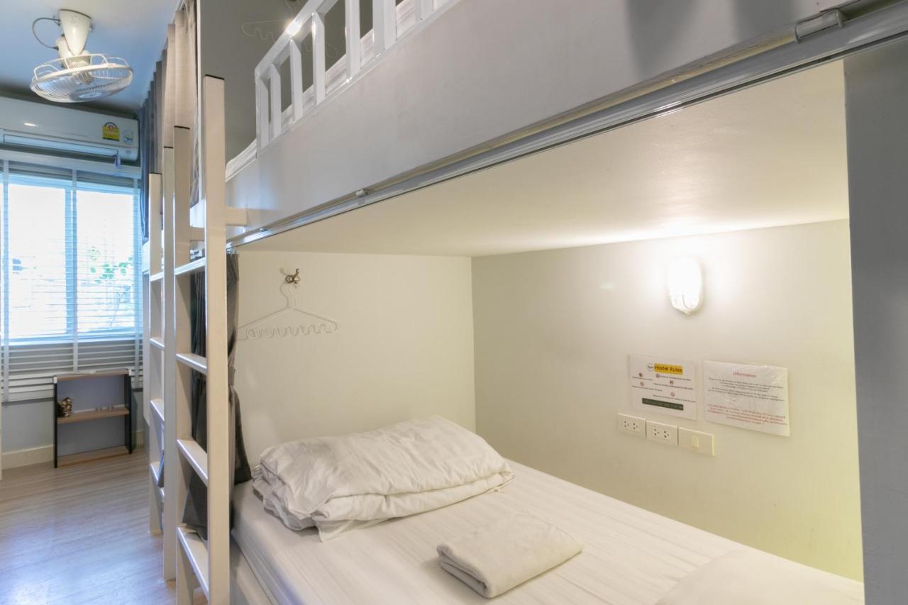 Ratana Boutique Hostel Bangkok Exterior photo